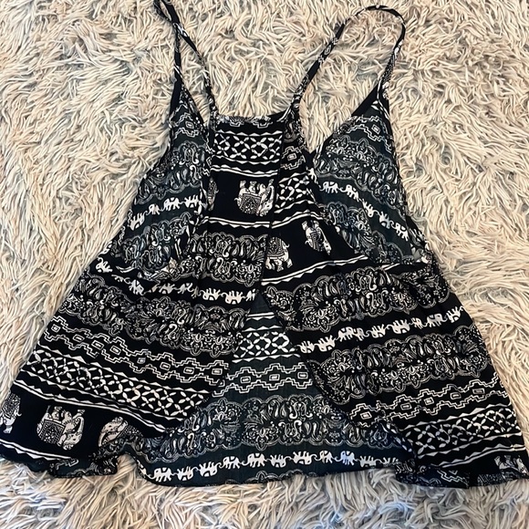 WINDSOR flowy blouse. Size small - Picture 2 of 2